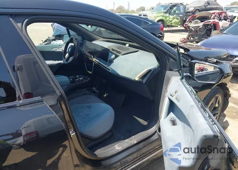 2024 BMW Ix xDrive50 z USA, uszkodzony, nr VIN WB523CF02RCN52082